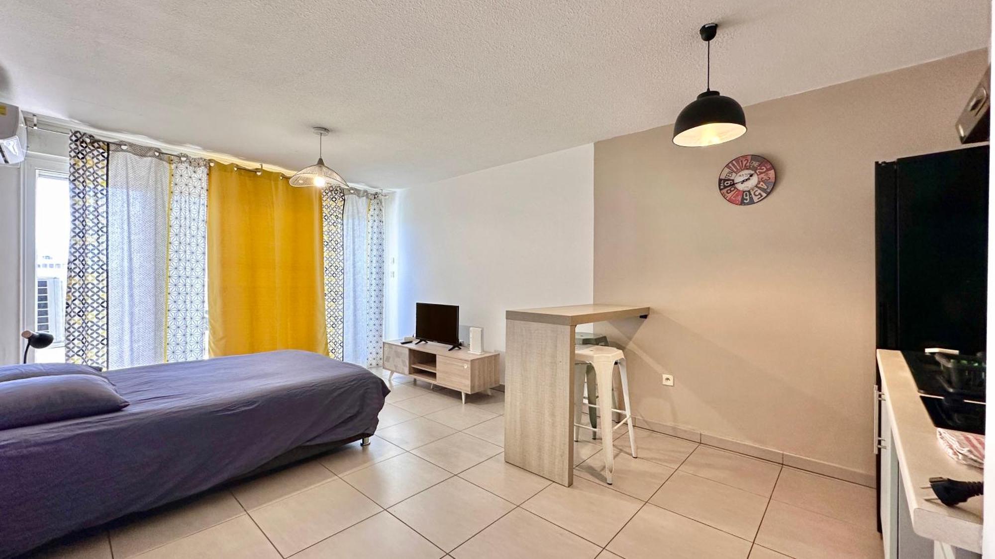 Studio Cosy Tout Equipe - Idealement Situe Saint-Denis Exterior photo